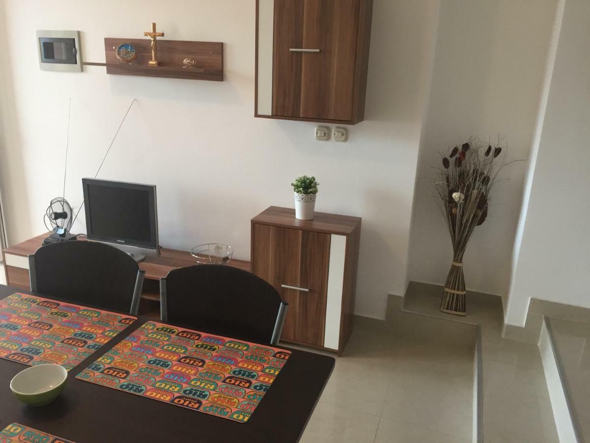 Aurora Apartment Pag Town Luaran gambar