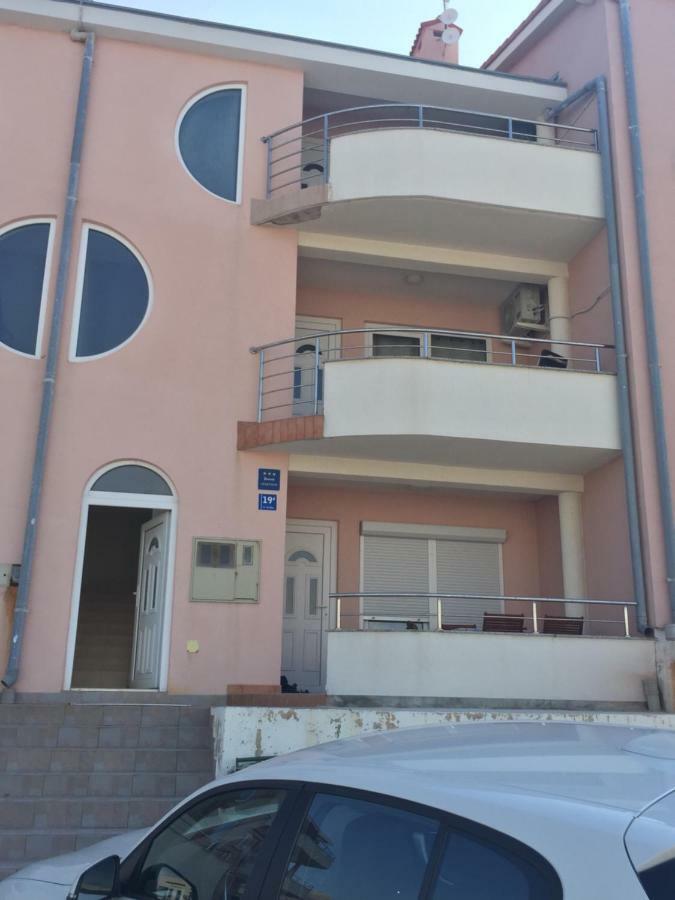 Aurora Apartment Pag Town Luaran gambar